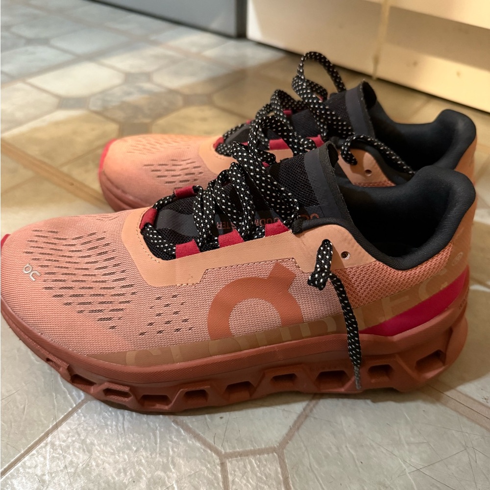 On Running pink and Black Athletic Shoes size 8